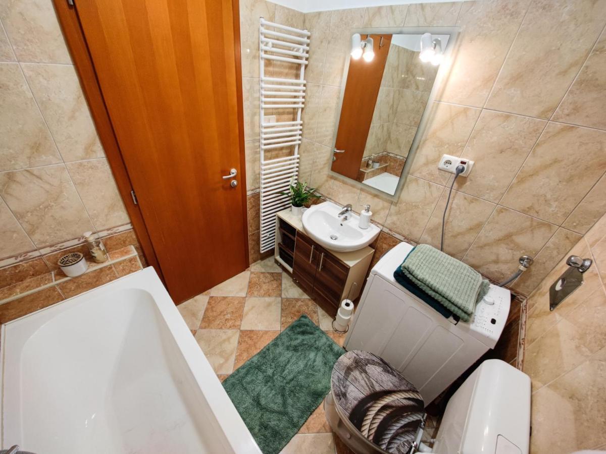 Apartment Csendes Bekes Belvarosi Lakas, Nagy Terasszal Veszprém