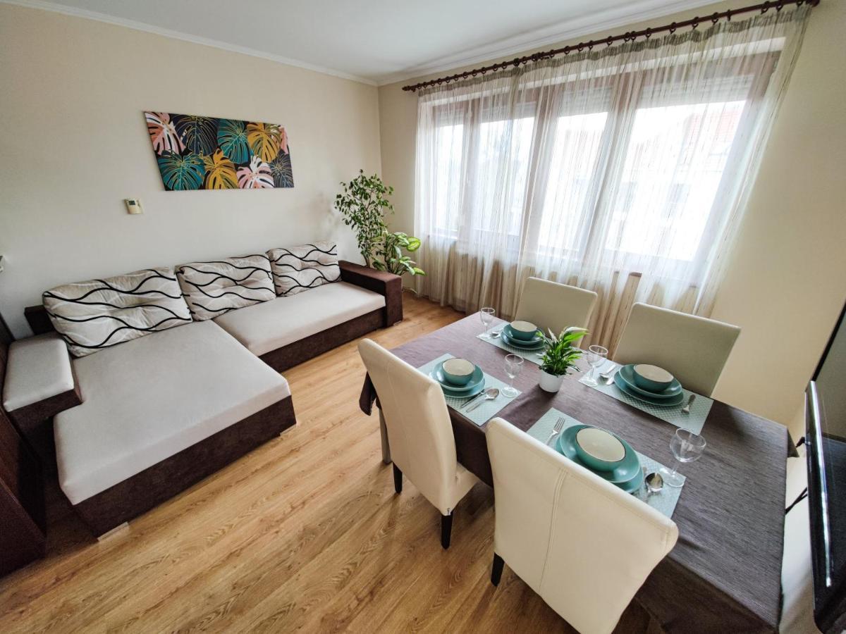 Csendes Bekes Belvarosi Lakas, Nagy Terasszal Apartment Veszprém